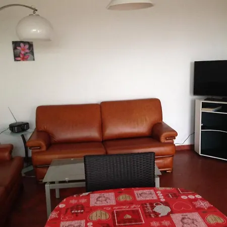 T3 Climatise Avec 6 Couchages, Terrasse Et Parking A 300m Des Commerces - Fr-1-81-490 Apartman